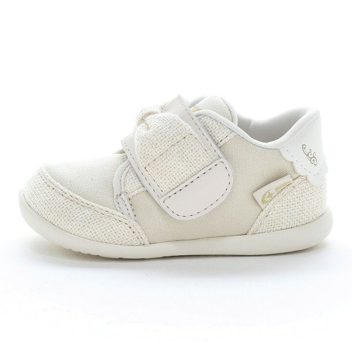 Moonstar x Sanrio antibacterial, odor-resistant, and wear-resistant soles for healthy-looking children's shoes (14-19cm) - direct from Japan. Girls' shoe collection.