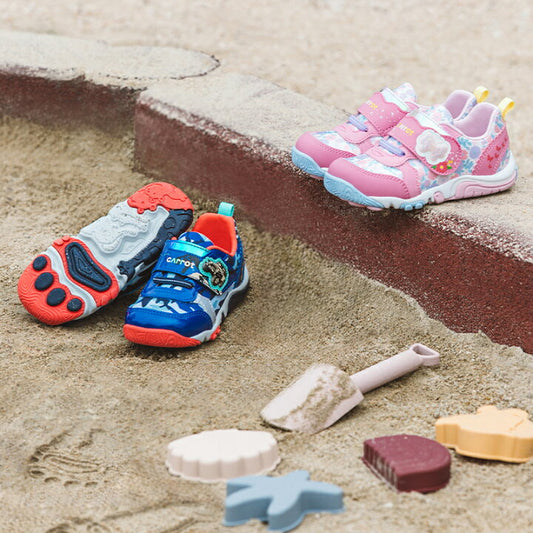 Moonstar x Sanrio antibacterial, odor-resistant, and wear-resistant soles for healthy-looking children's shoes (14-19cm) - direct from Japan. Girls' shoe collection.