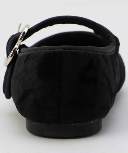 Apres les cours sandals (14-19cm) shipped directly from Japan. Also available: other brands and summer swimwear collection. 