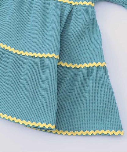 日本童裝 apres les cours 華夫格層疊波浪線上衣 80-140cm 女童款 秋季 TOPS