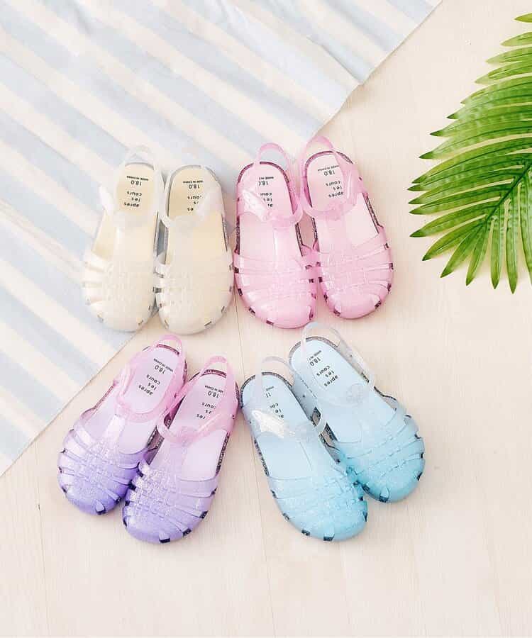 Shellmotif sandals (14-21cm) shipped directly from Japan. Also available: other brands and summer swimwear collection. 