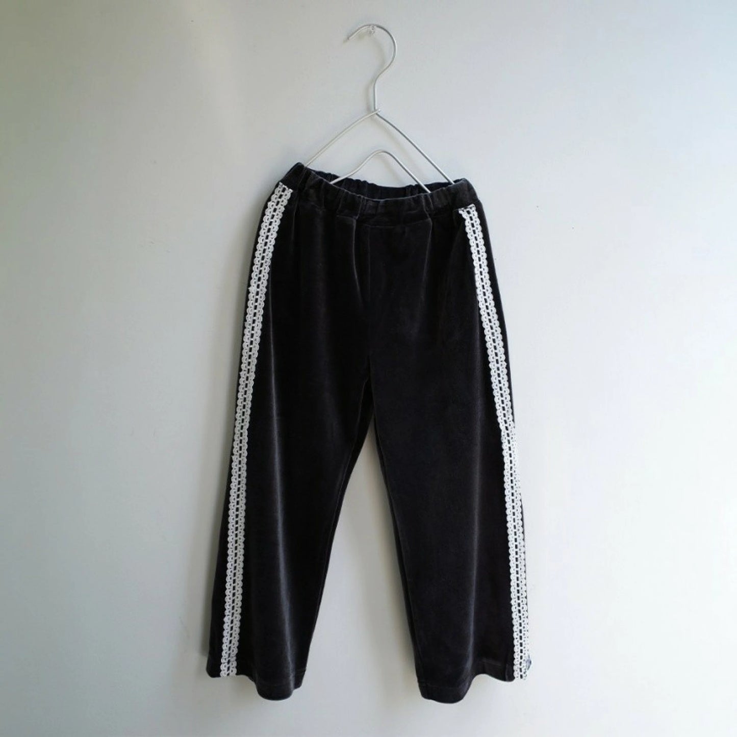 日本童裝 Branshes aBity select. 蕾絲邊天鵝絨長褲 90-120cm 女童款 冬季 PANTS