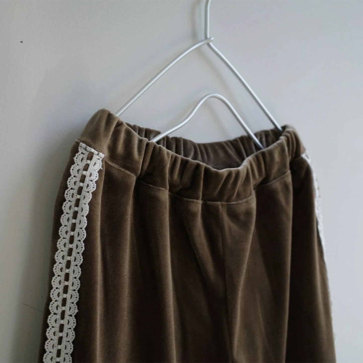 日本童裝 Branshes aBity select. 蕾絲邊天鵝絨長褲 90-120cm 女童款 冬季 PANTS