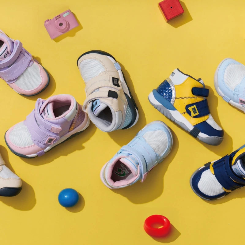 Moonstar x Carrot Banxue Shoes (Foot Stability/Antibacterial and Deodorant) Direct from Japan. Healthy Functional Children's Shoes (15-21cm) for Boys and Girls (Copy)