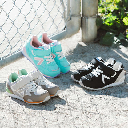 Moonstar x Sanrio antibacterial, odor-resistant, and wear-resistant soles for healthy-looking children's shoes (14-19cm) - direct from Japan. Girls' shoe collection.