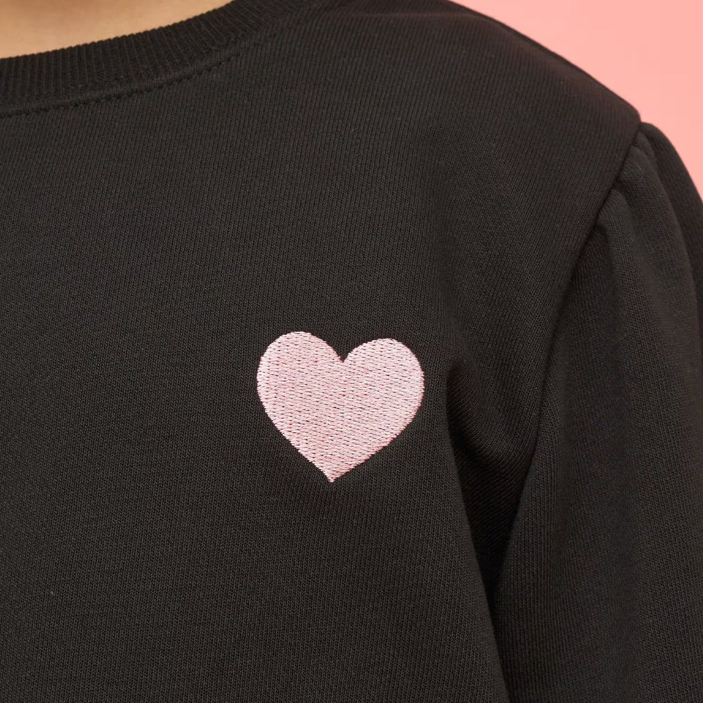 日本童裝 Ly# mine 速乾系列 心心刺繡衛衣 100-150cm 女童款 冬季 TOPS