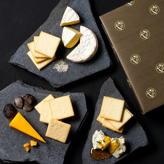 日本直送 Tokyo Milk Cheese  蜂蜜古岡左拉＋海鹽金文拔＋黑松露車打芝士夾心餅 27枚入 新年行運發財特輯 Happy New Year 馬年 限定手信