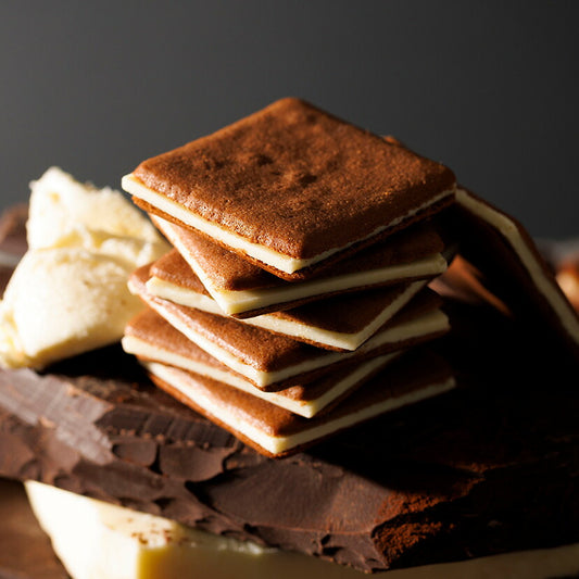 日本直送 Tokyo Milk Cheese 朱古力馬斯卡彭芝士夾心餅 9枚入 新年行運發財特輯 Happy New Year 馬年 限定手信